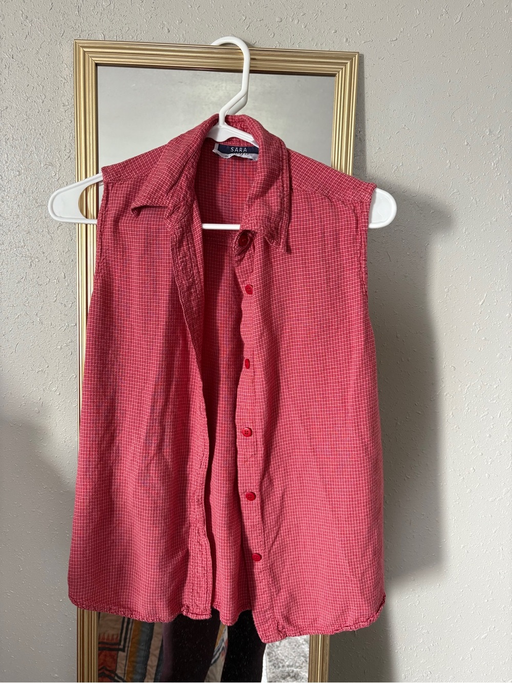 Vintage 90’s Sara Red Sleeveless Check Button-Up Tank